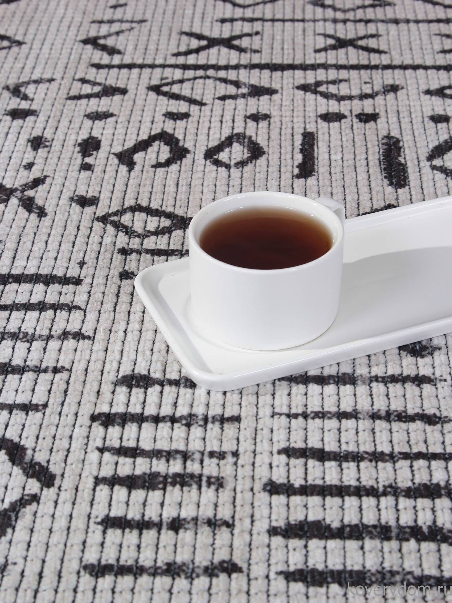 Ковер LAVIN AB739E BEIGE / BLACK