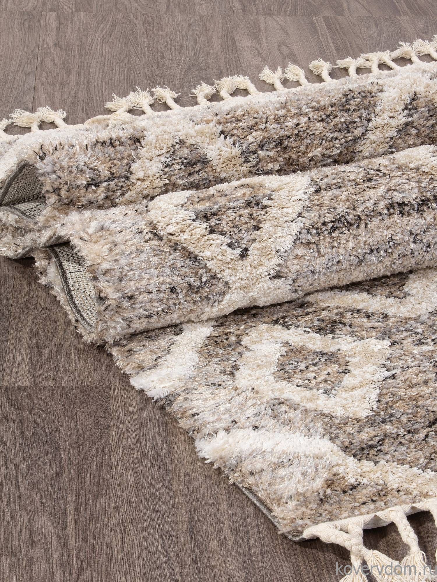 Ковер UVITA 37336 070 BEIGE Ковер UVITA 37336 070 BEIGE